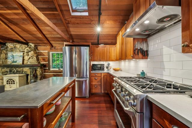 252 Blakewood Way, Redwood City, CA 94062