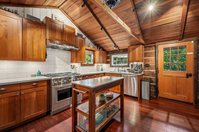 252 Blakewood Way, Redwood City, CA 94062