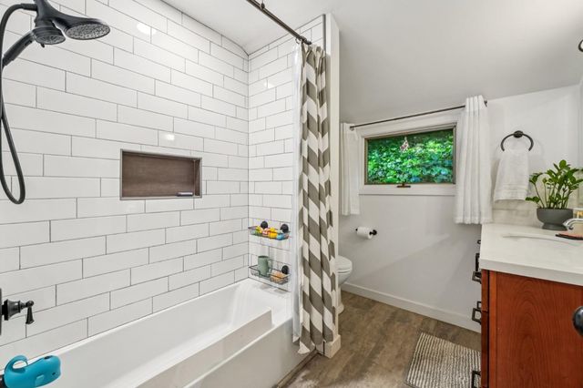 252 Blakewood Way, Redwood City, CA 94062