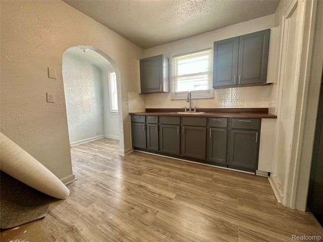 14905 LITTLEFIELD Street, Detroit, MI 48227