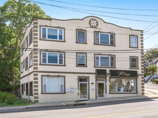 11 Shore Road 1, Port Washington, NY 11050