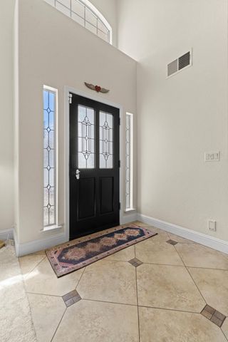 111 Burrill Dr, Folsom, CA 95630