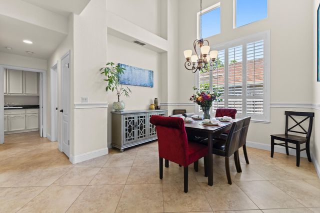 111 Burrill Dr, Folsom, CA 95630