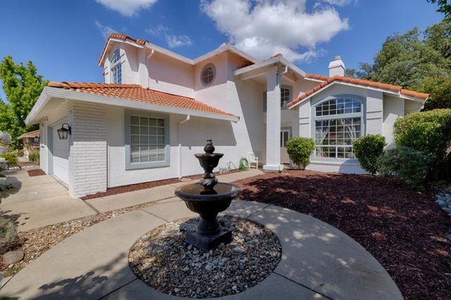 111 Burrill Dr, Folsom, CA 95630