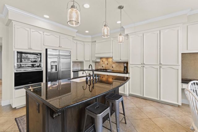 111 Burrill Dr, Folsom, CA 95630