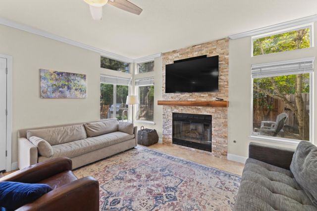 111 Burrill Dr, Folsom, CA 95630