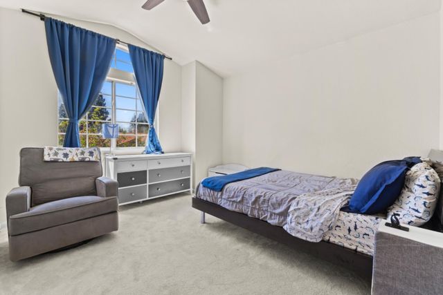 111 Burrill Dr, Folsom, CA 95630