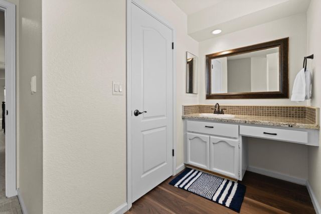 111 Burrill Dr, Folsom, CA 95630