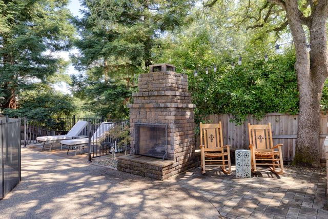 111 Burrill Dr, Folsom, CA 95630