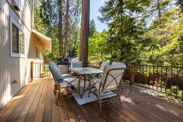 12101 Banner Lava Cap Rd, Nevada City, CA 95959