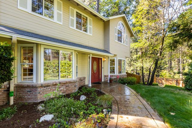 12101 Banner Lava Cap Rd, Nevada City, CA 95959
