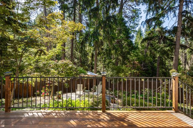 12101 Banner Lava Cap Rd, Nevada City, CA 95959