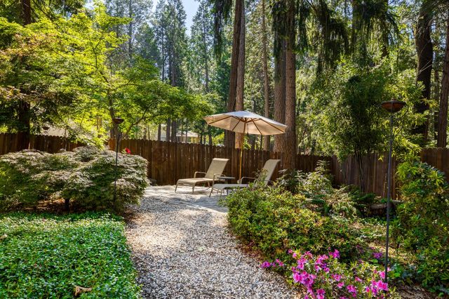 12101 Banner Lava Cap Rd, Nevada City, CA 95959
