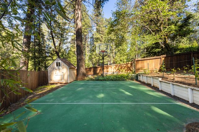 12101 Banner Lava Cap Rd, Nevada City, CA 95959