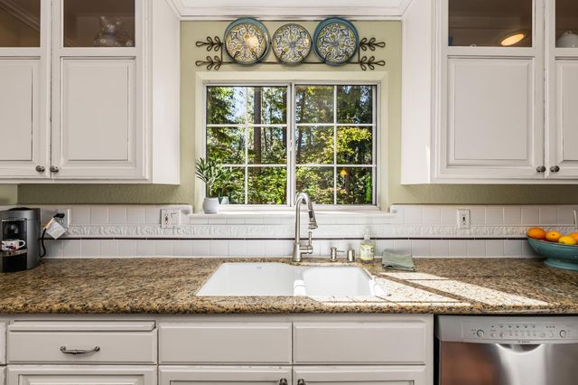 12101 Banner Lava Cap Rd, Nevada City, CA 95959