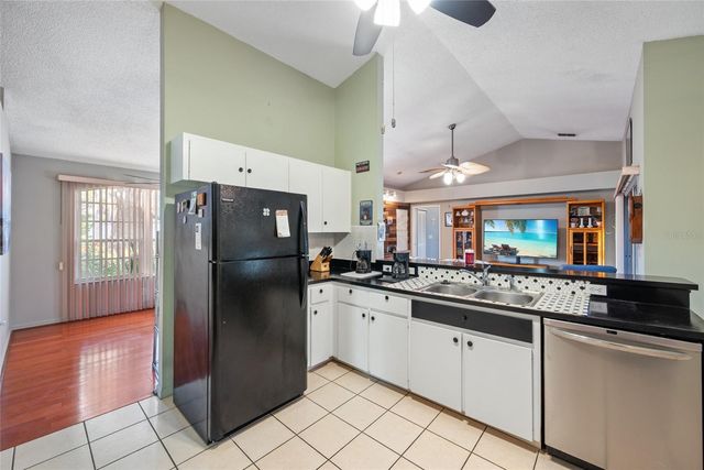 6041 CANOPY OAKS CIRCLE, New Port Richey, FL 34653