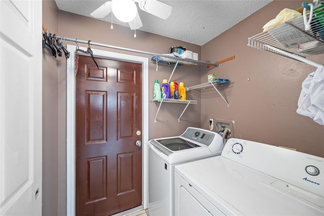 6041 CANOPY OAKS CIRCLE, New Port Richey, FL 34653