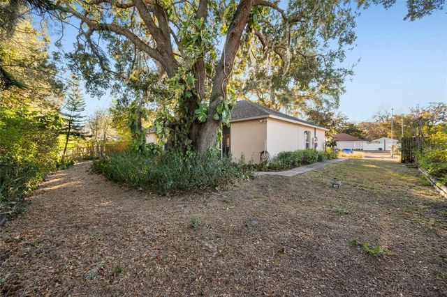 6041 CANOPY OAKS CIRCLE, New Port Richey, FL 34653