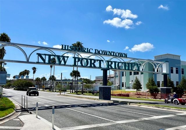 6041 CANOPY OAKS CIRCLE, New Port Richey, FL 34653