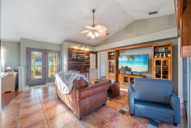 6041 CANOPY OAKS CIRCLE, New Port Richey, FL 34653