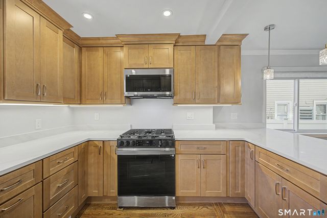 85 Iroquois Road, Stamford, CT 06902