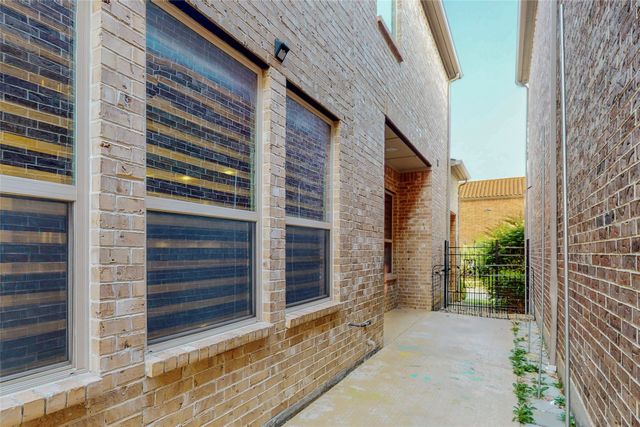 123 Palacio Street, Irving, TX 75039