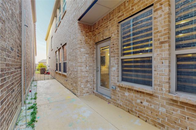 123 Palacio Street, Irving, TX 75039