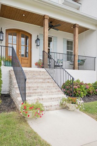 2224 Brakeman Ln, Thompsons Station, TN 37179