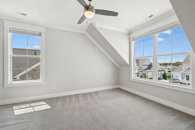 2224 Brakeman Ln, Thompsons Station, TN 37179