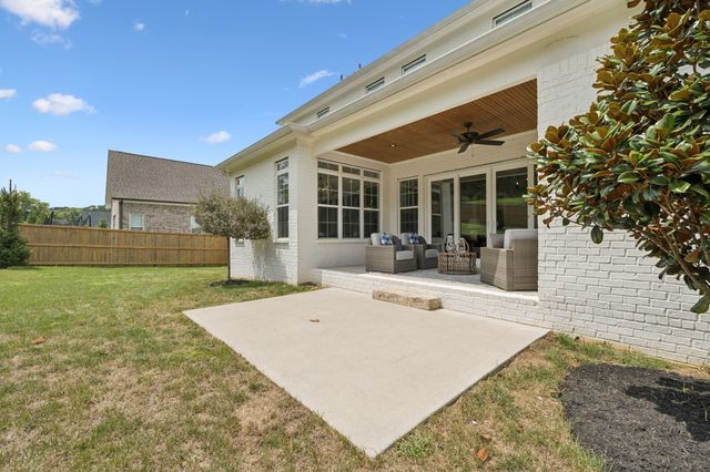 2224 Brakeman Ln, Thompsons Station, TN 37179