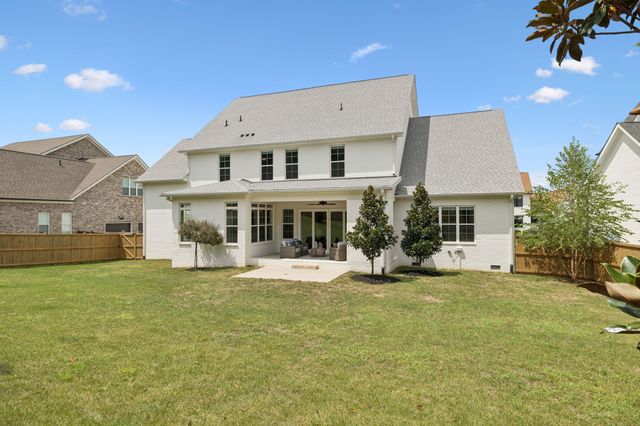 2224 Brakeman Ln, Thompsons Station, TN 37179