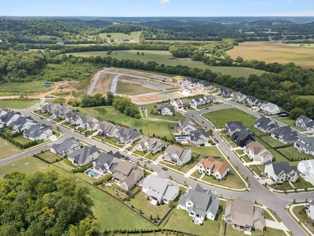 2224 Brakeman Ln, Thompsons Station, TN 37179