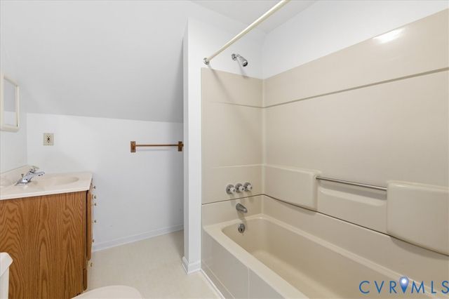 494 Spratley Mill Rd, Dendron, VA 23839