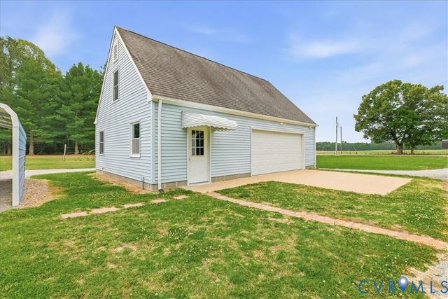 494 Spratley Mill Rd, Dendron, VA 23839
