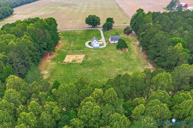 494 Spratley Mill Rd, Dendron, VA 23839