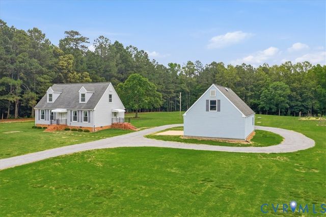 494 Spratley Mill Rd, Dendron, VA 23839