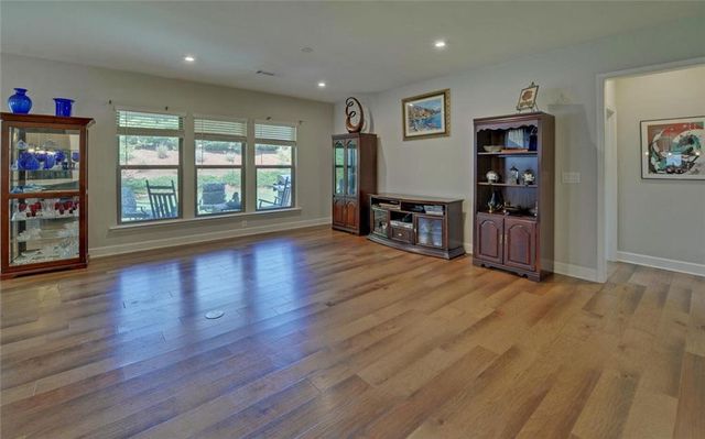 5825 Maple Bluff Way, Hoschton, GA 30548