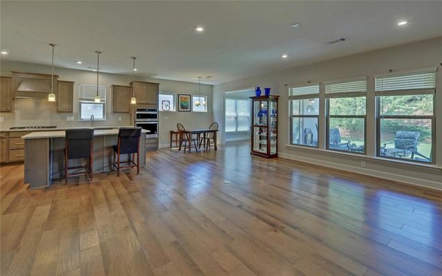 5825 Maple Bluff Way, Hoschton, GA 30548