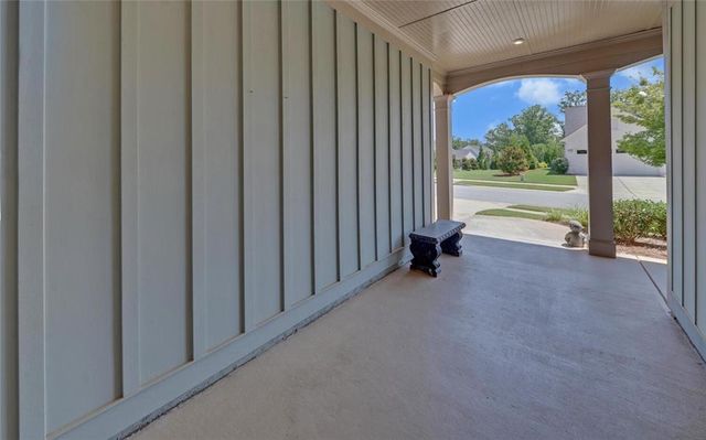 5825 Maple Bluff Way, Hoschton, GA 30548