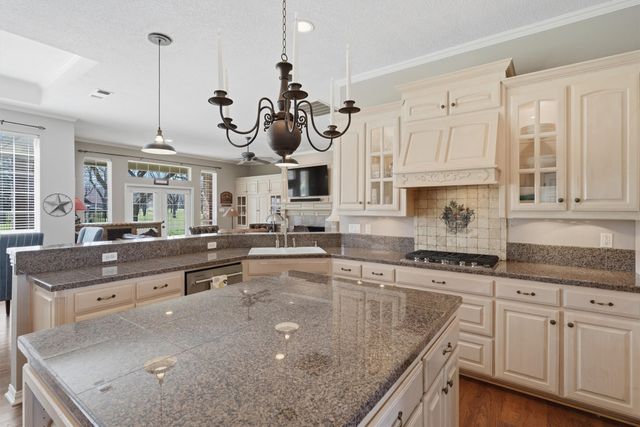 7405 Fox Fire Court, Granbury, TX 76049