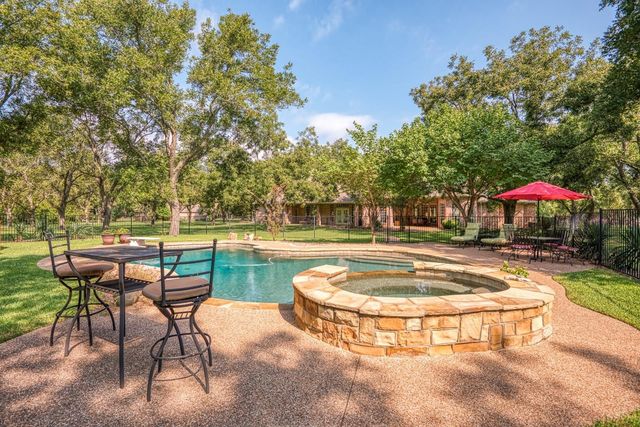 7405 Fox Fire Court, Granbury, TX 76049