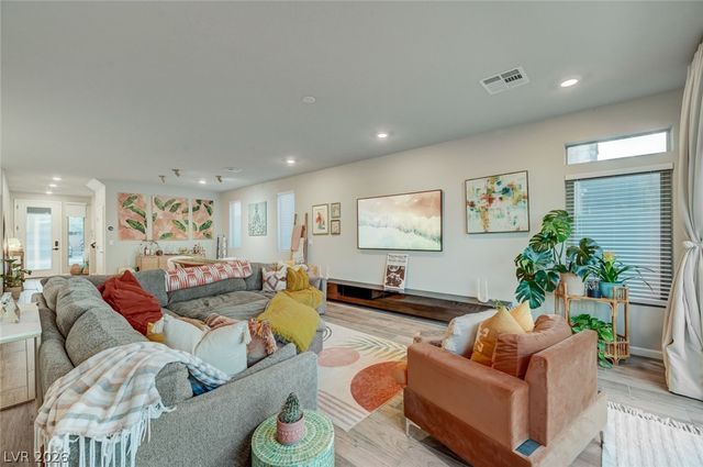 6764 Vista Roma Avenue, Las Vegas, NV 89139