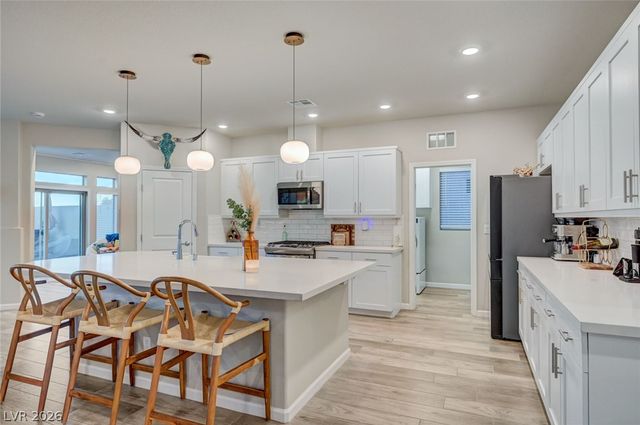 6764 Vista Roma Avenue, Las Vegas, NV 89139