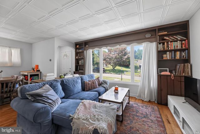 504 LOUISE RD, Glenside, PA 19038