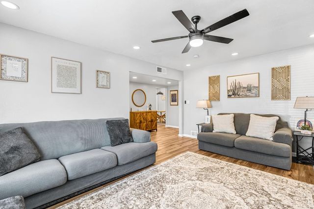 3267 W Rialto Avenue, Fresno, CA 93722