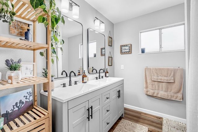 3267 W Rialto Avenue, Fresno, CA 93722