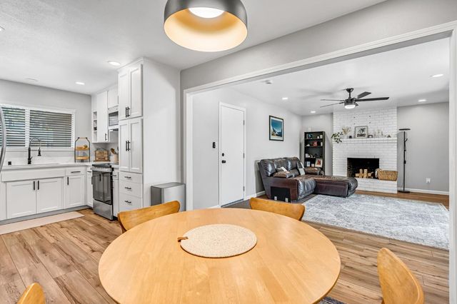 3267 W Rialto Avenue, Fresno, CA 93722