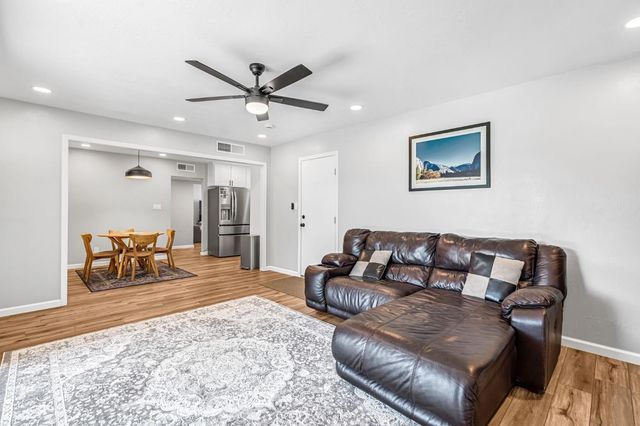 3267 W Rialto Avenue, Fresno, CA 93722