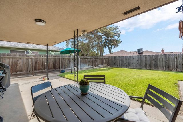 3267 W Rialto Avenue, Fresno, CA 93722