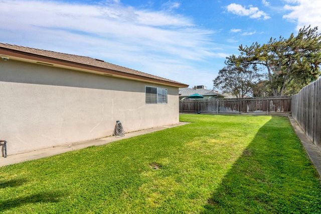 3267 W Rialto Avenue, Fresno, CA 93722